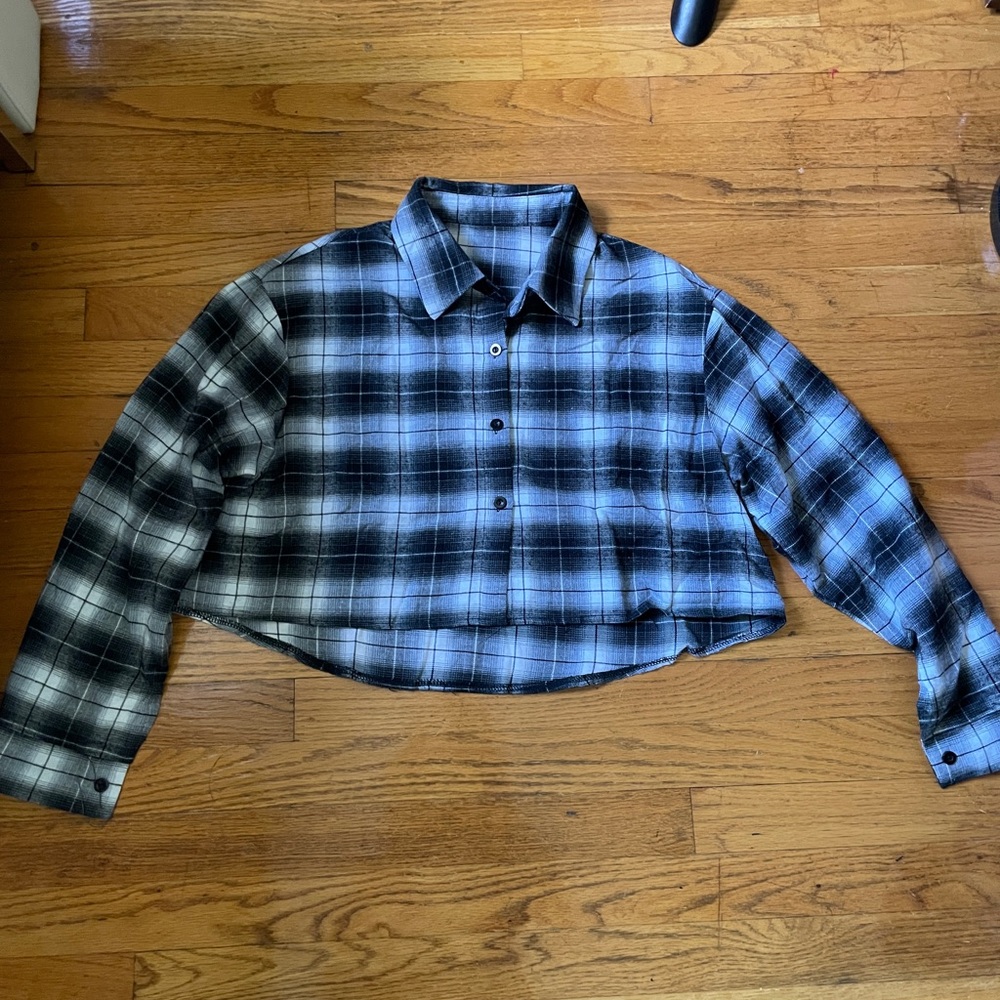 Cropped grungy button down